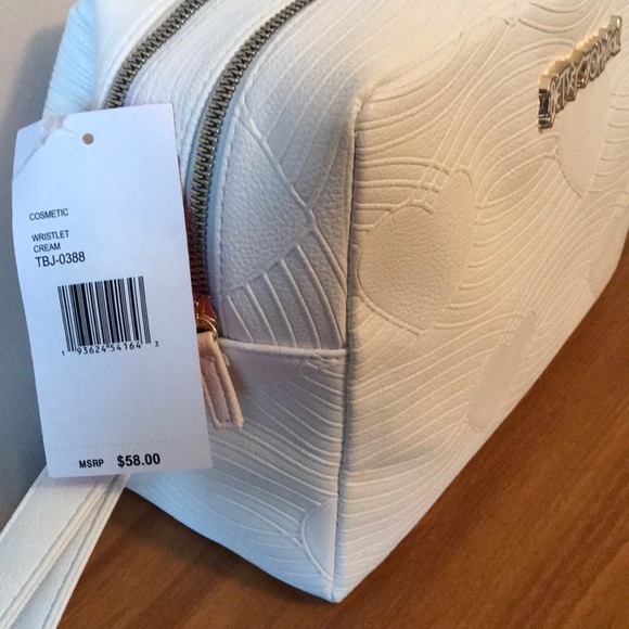 BETSEY JOHNSON CREAM DBL ZIPPERED WRISTLET 58 NWT - Picture 3 of 8